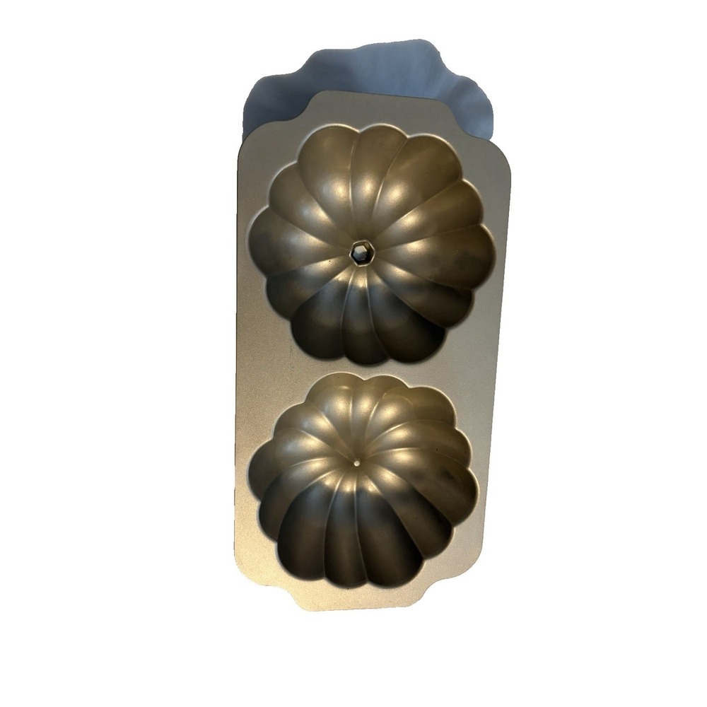 Nordic Ware Great Pumpkin Pan 3D Cake Mold Gold 10 Cup Fall Thanksgiving